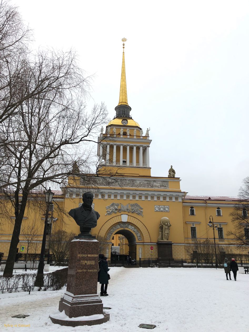 22 Saint Pétersbourg le jardin d'Alexandre et l'Amirauté 