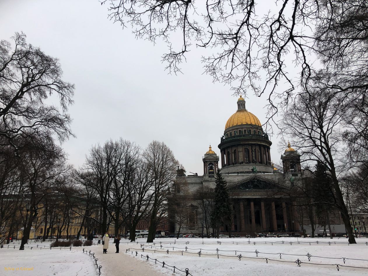 26 Saint Pétersbourg cathédrale St Isaac commencée en 1818 par l'architecte français Auguste de Montferrand 