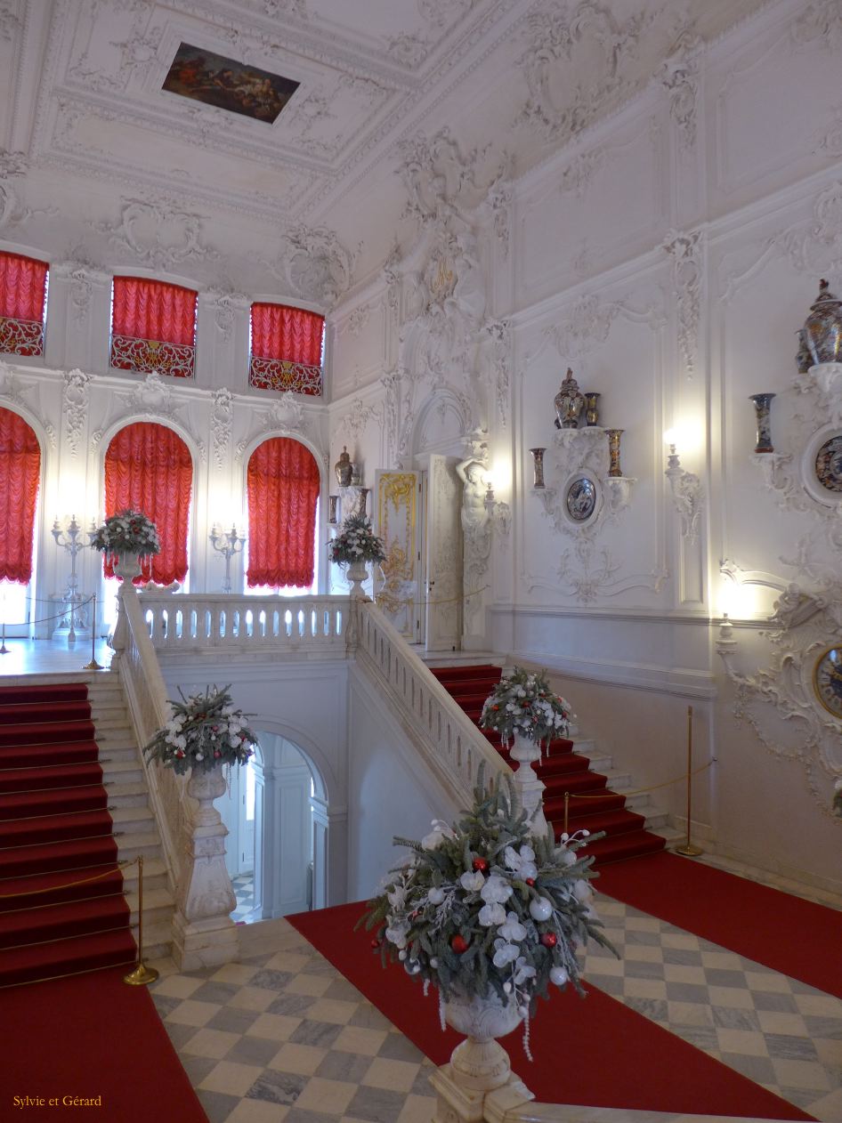 37 Pouchkine Palais de Catherine l'escalier d'apparat 