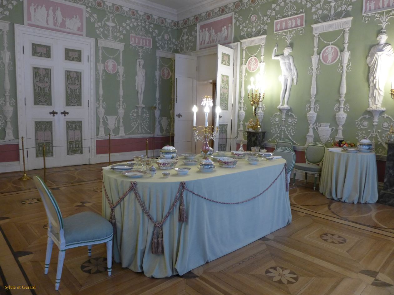 47 Pouchkine Palais de Catherine salle à manger verte  