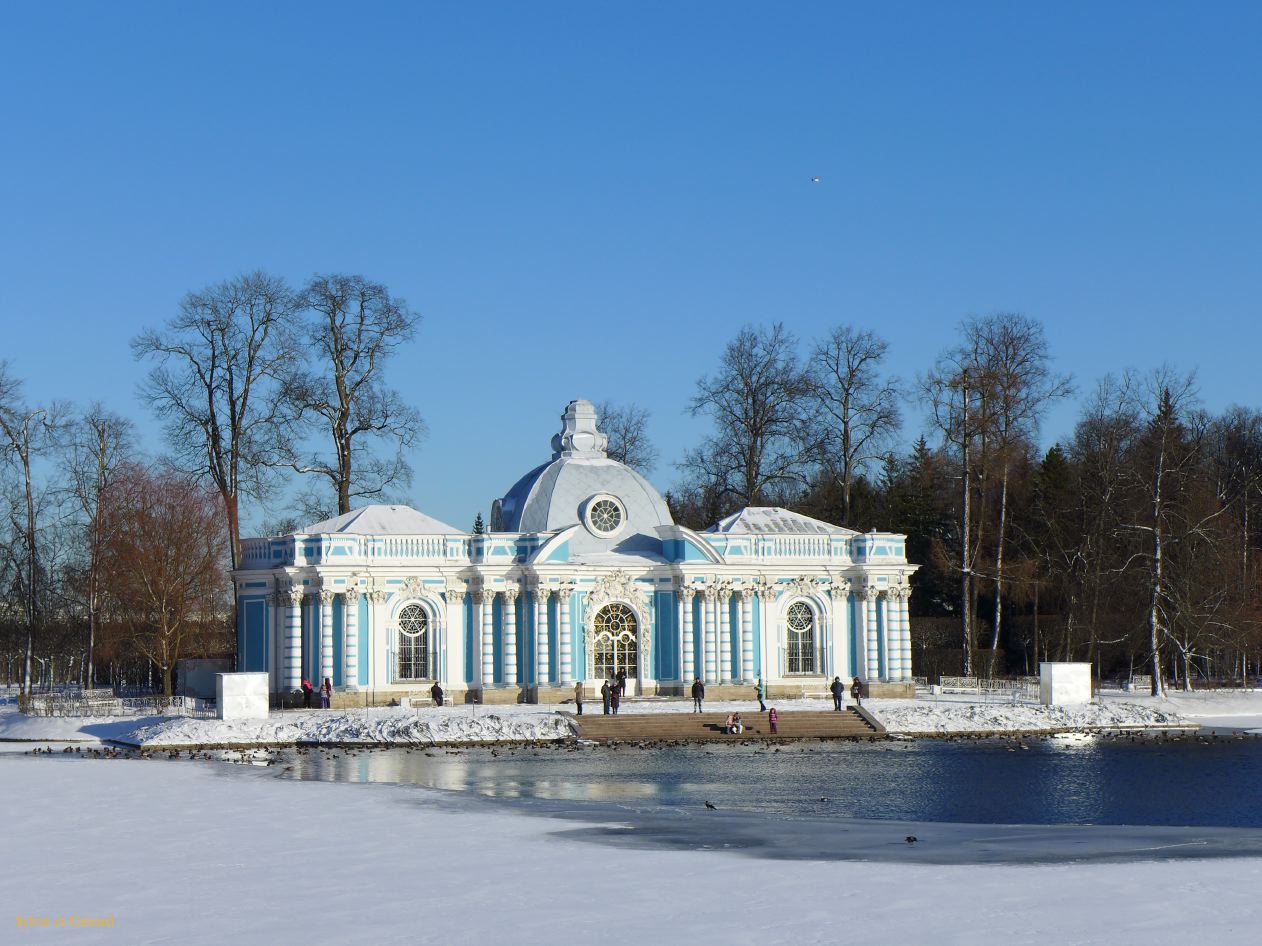 50 Pouchkine Palais de Catherine les jardins le pavillon de la grotte 