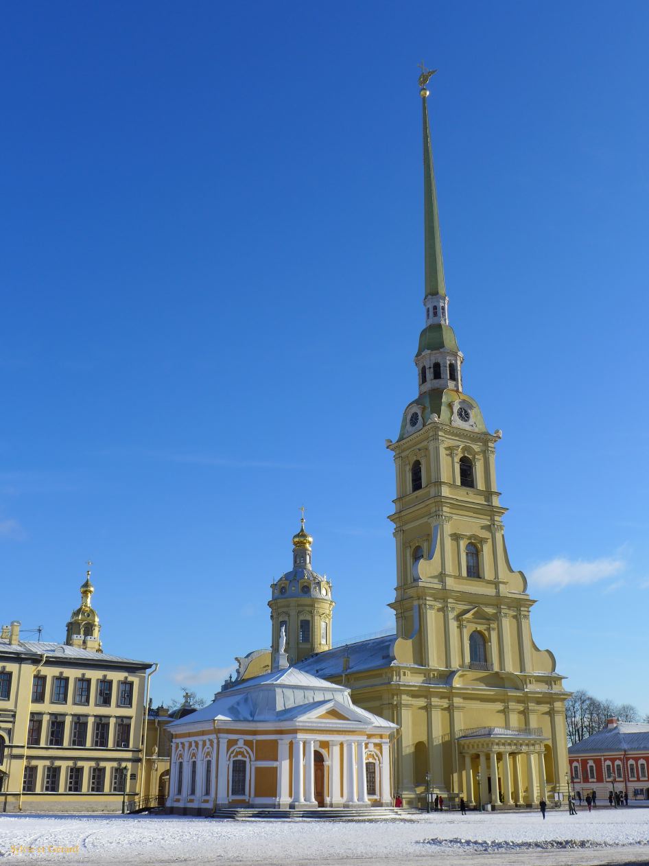 06 Saint Pétersbourg Ile Pétrogradsky Forteresse Pierre et Paul Cathédrale Saints Pierre et Paul d'une hauteur de 122,5 m 
