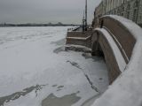 18 Saint Pétersbourg la Néva gelée et le pont de l'Ermitage 