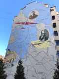 31 Saint Pétersbourg Ile Petrogradsky les fresques murales Tchkalovsky, en haut l'aviateur Tchkalov et son Tupolev avec lequel il établit un record de vol sans escale entre Moscou et le Kamtchatka en 1936