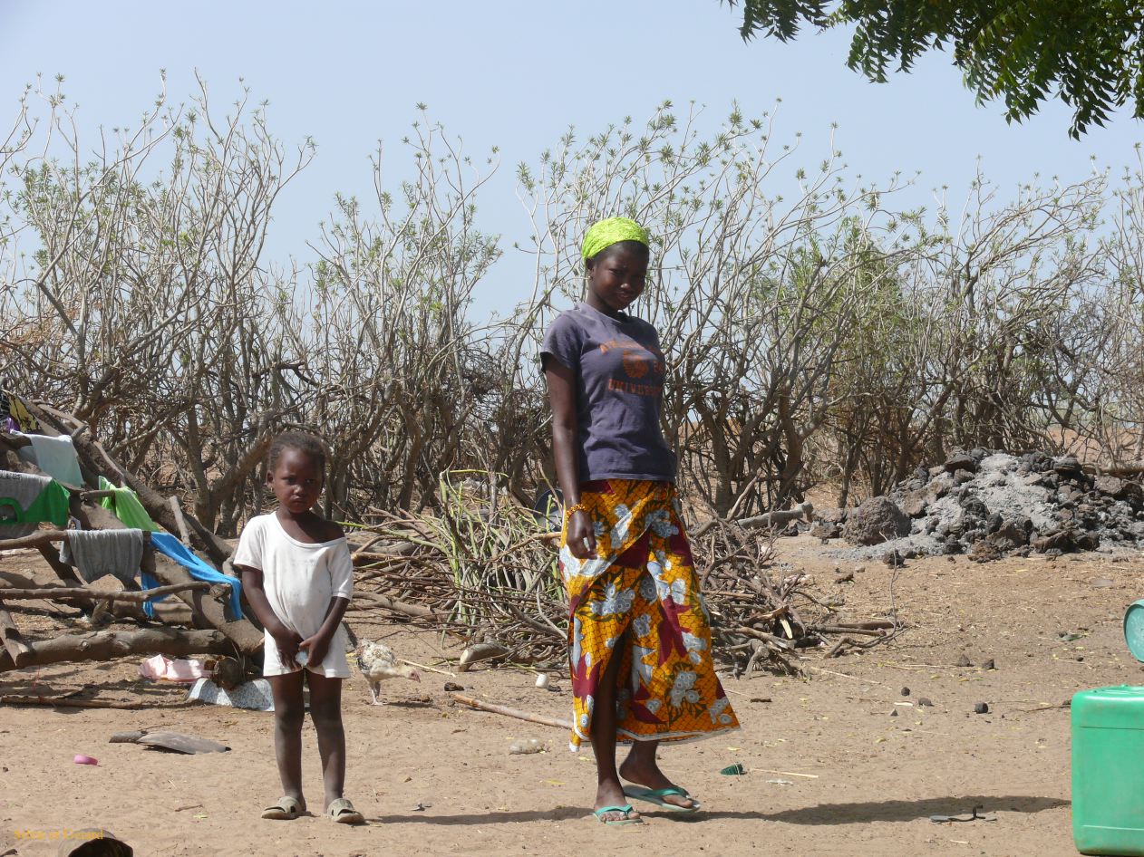 F 06 Nianing village