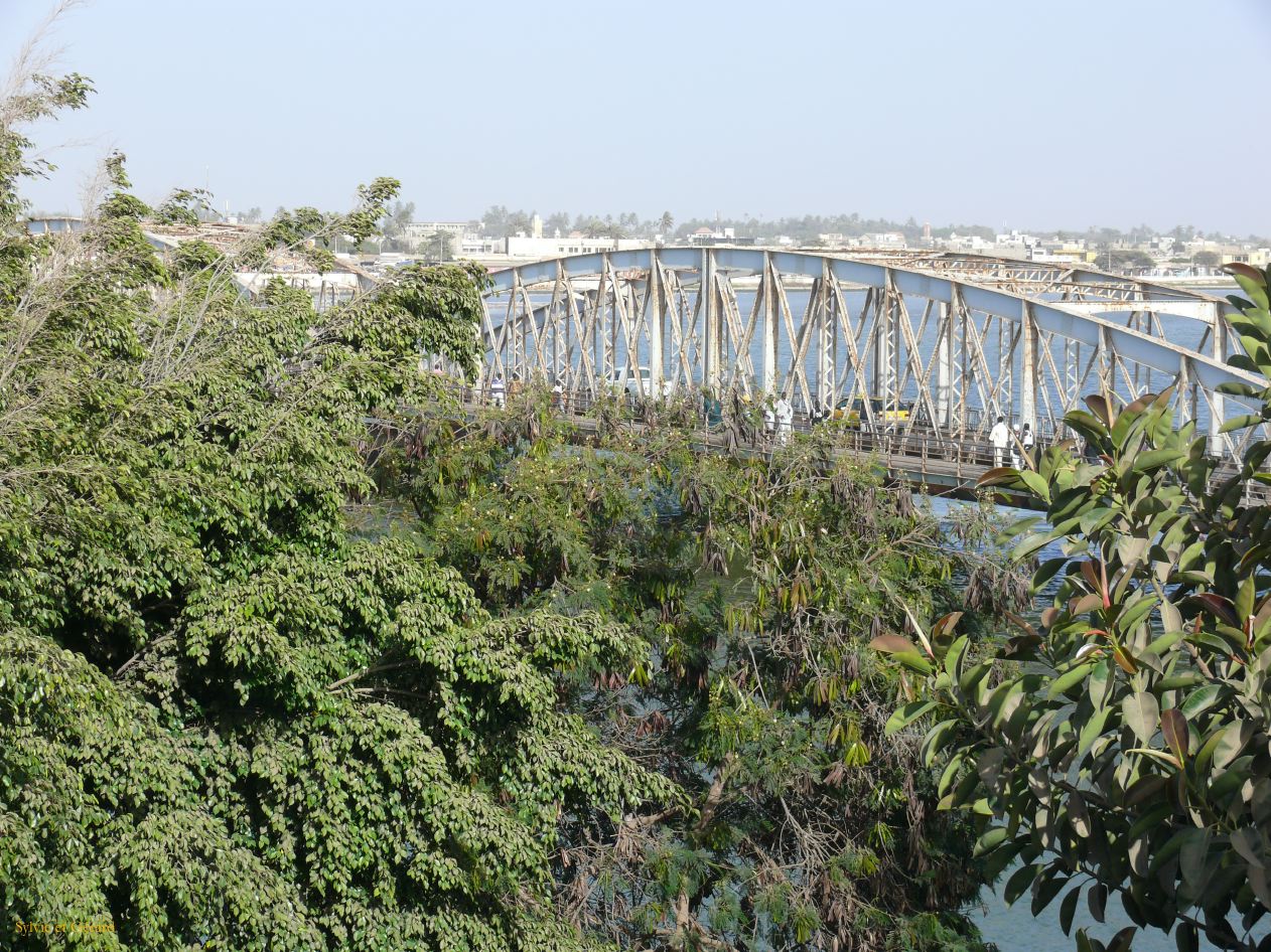 G 02 St Louis traversée du fleuve Sénégal