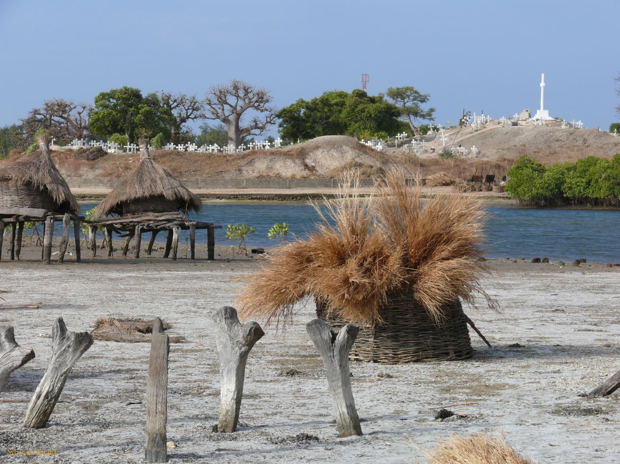 K 17 Joal Fadiout grenier sur pilotis