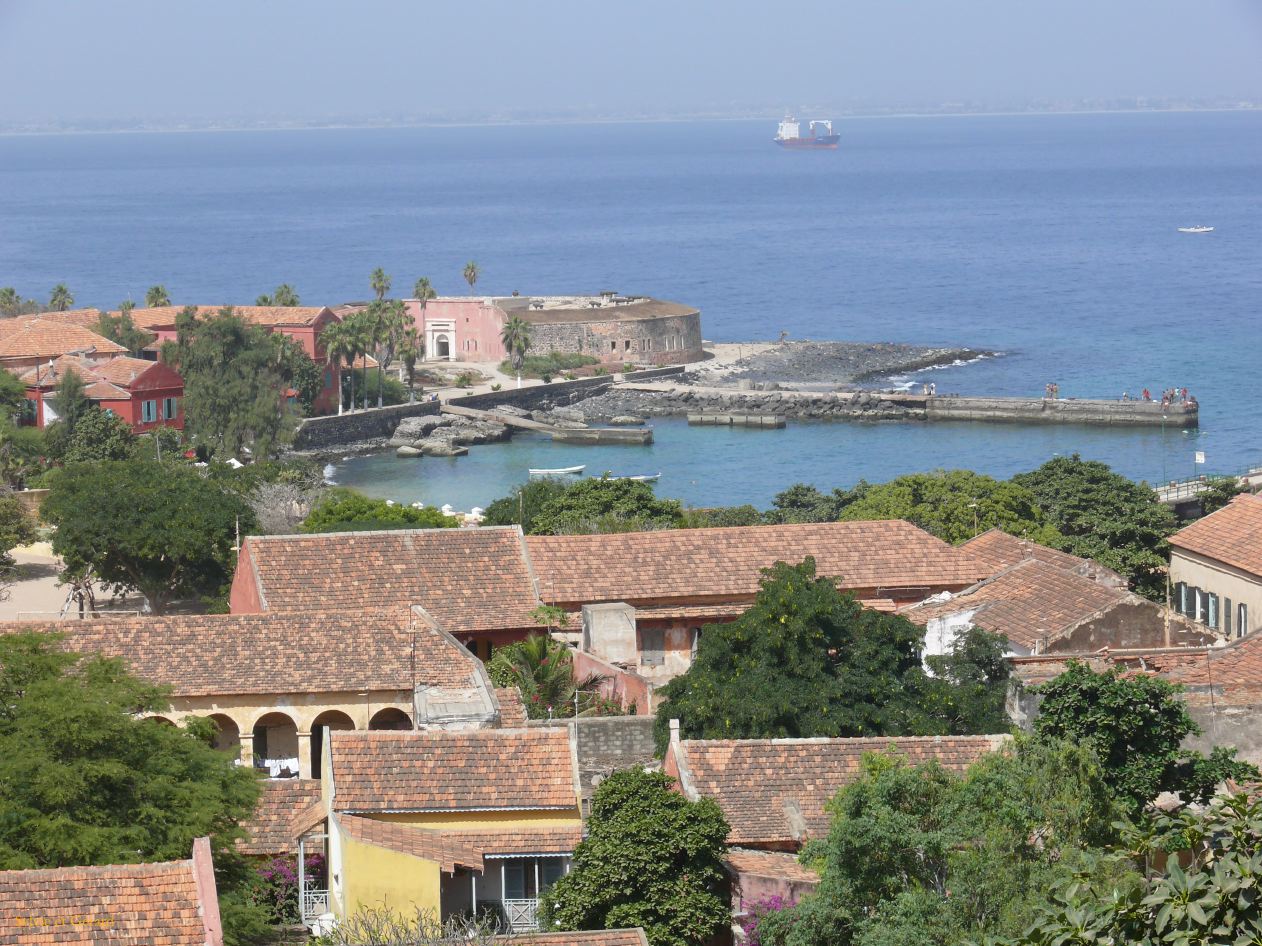B 25 Ile de Gorée au sommet de l'île