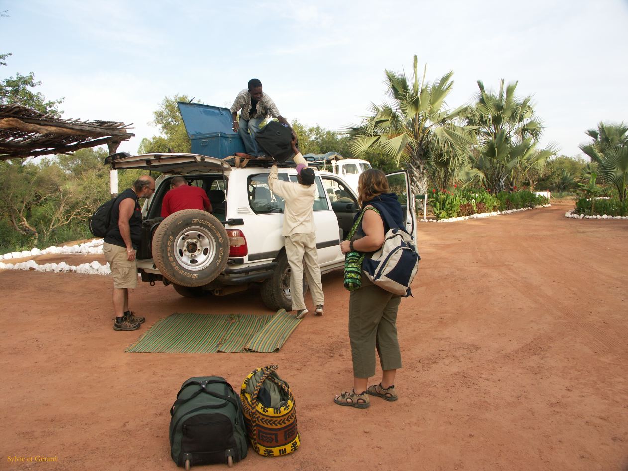 E 02 Le matin à Wassadou départ pour le parc Niokolo koba