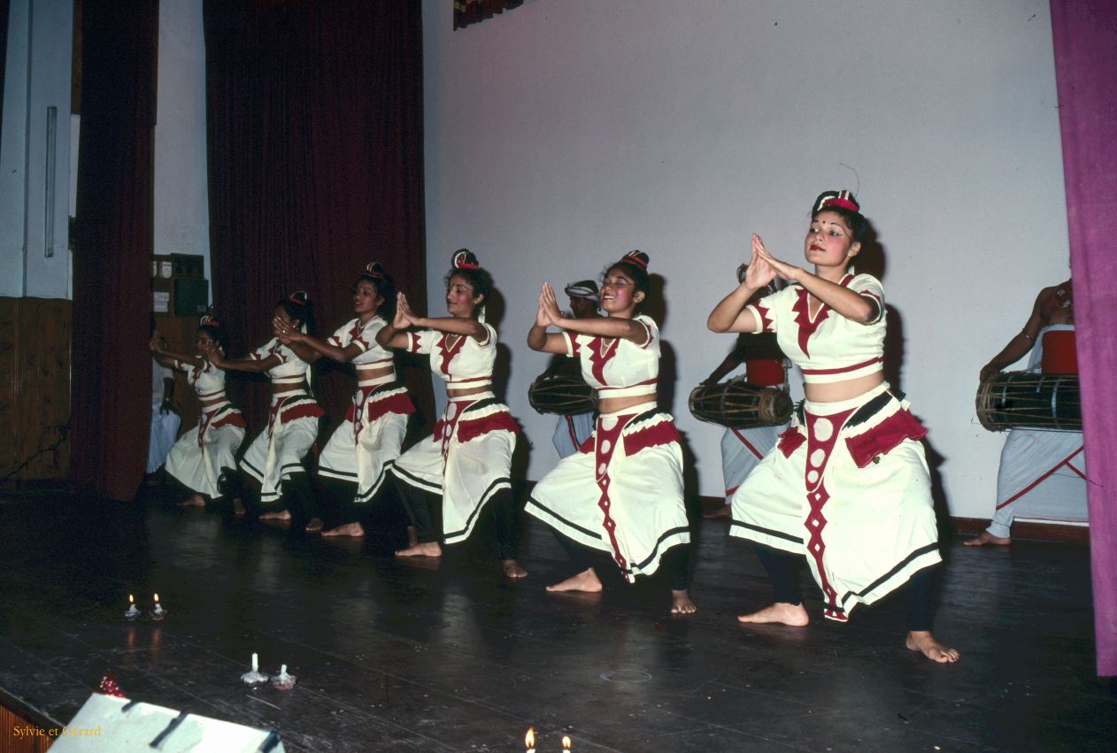 Sri Lanka 1990-178 danseuse
