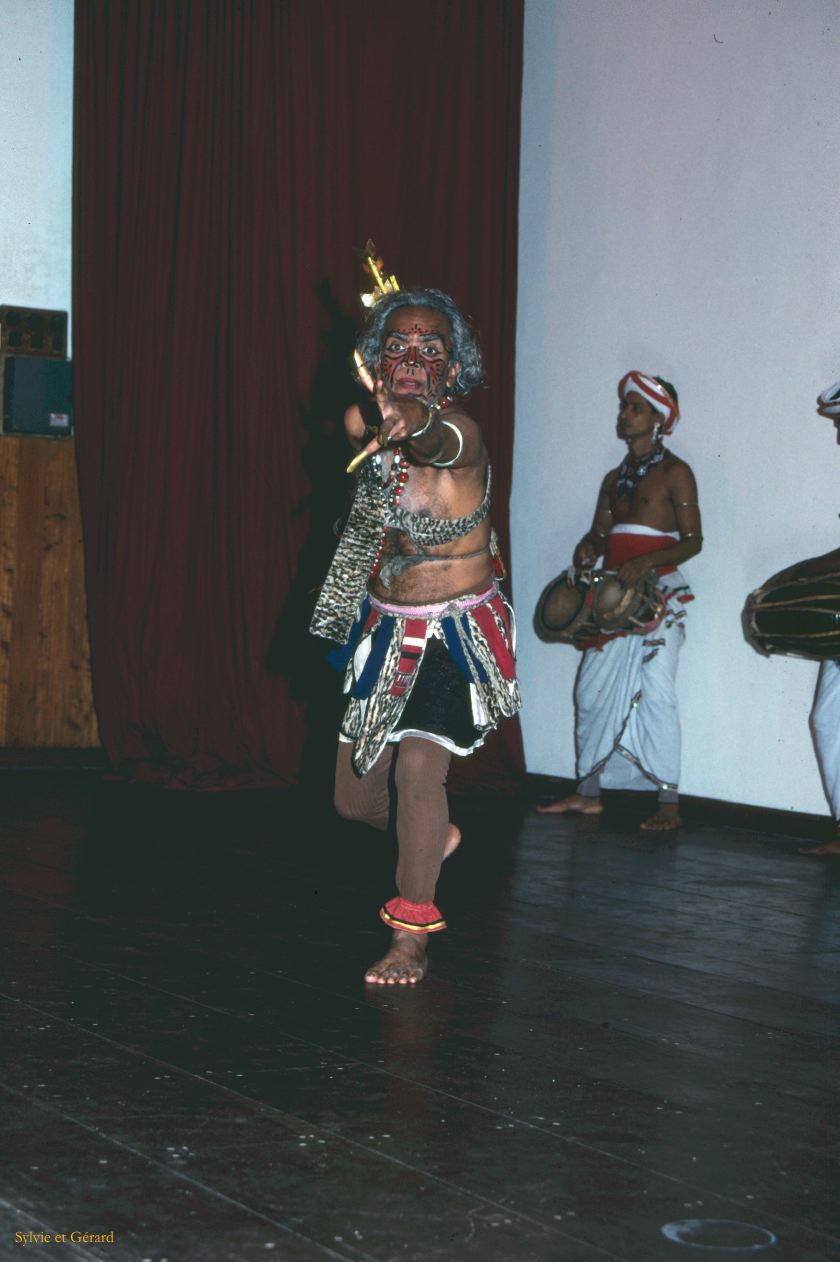 Sri Lanka 1990-180 danseur