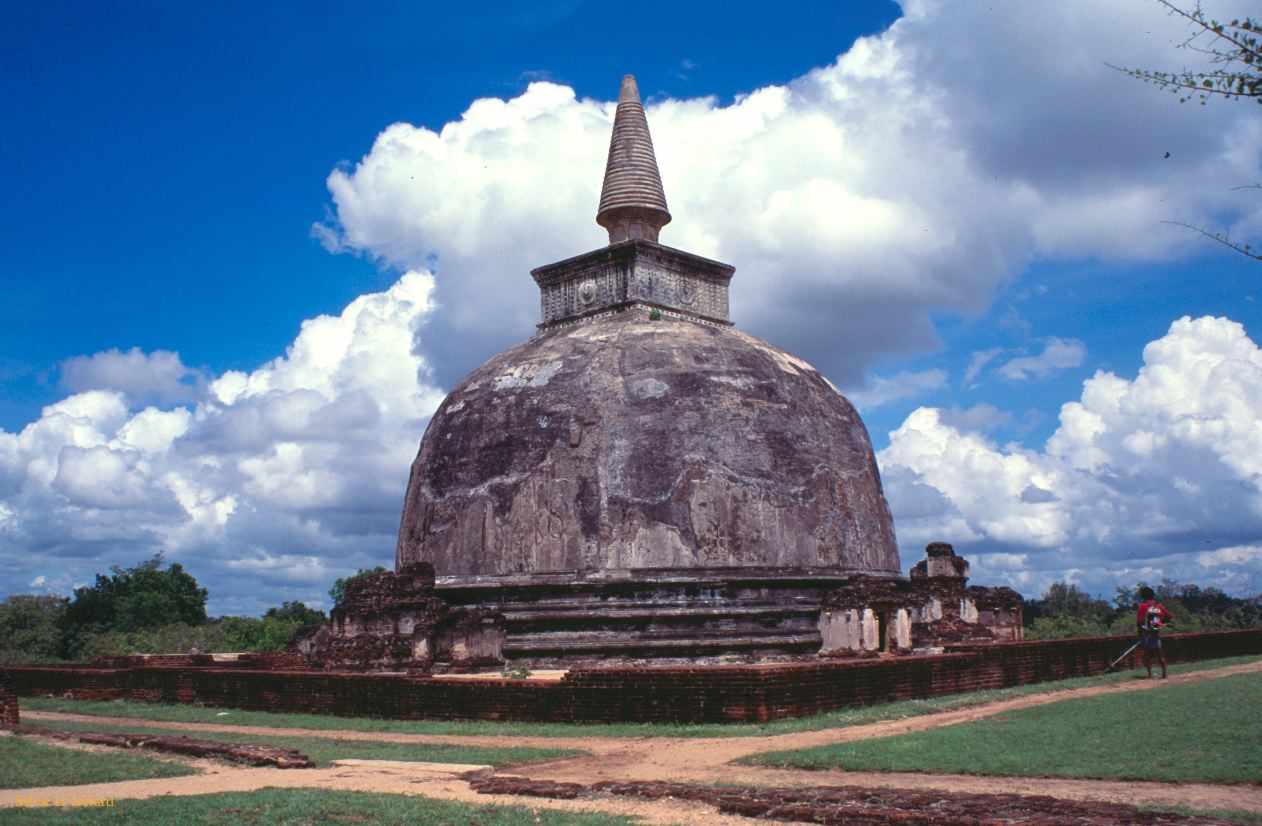 Sri Lanka 1990-224 Polonawura Rankoth dagoba