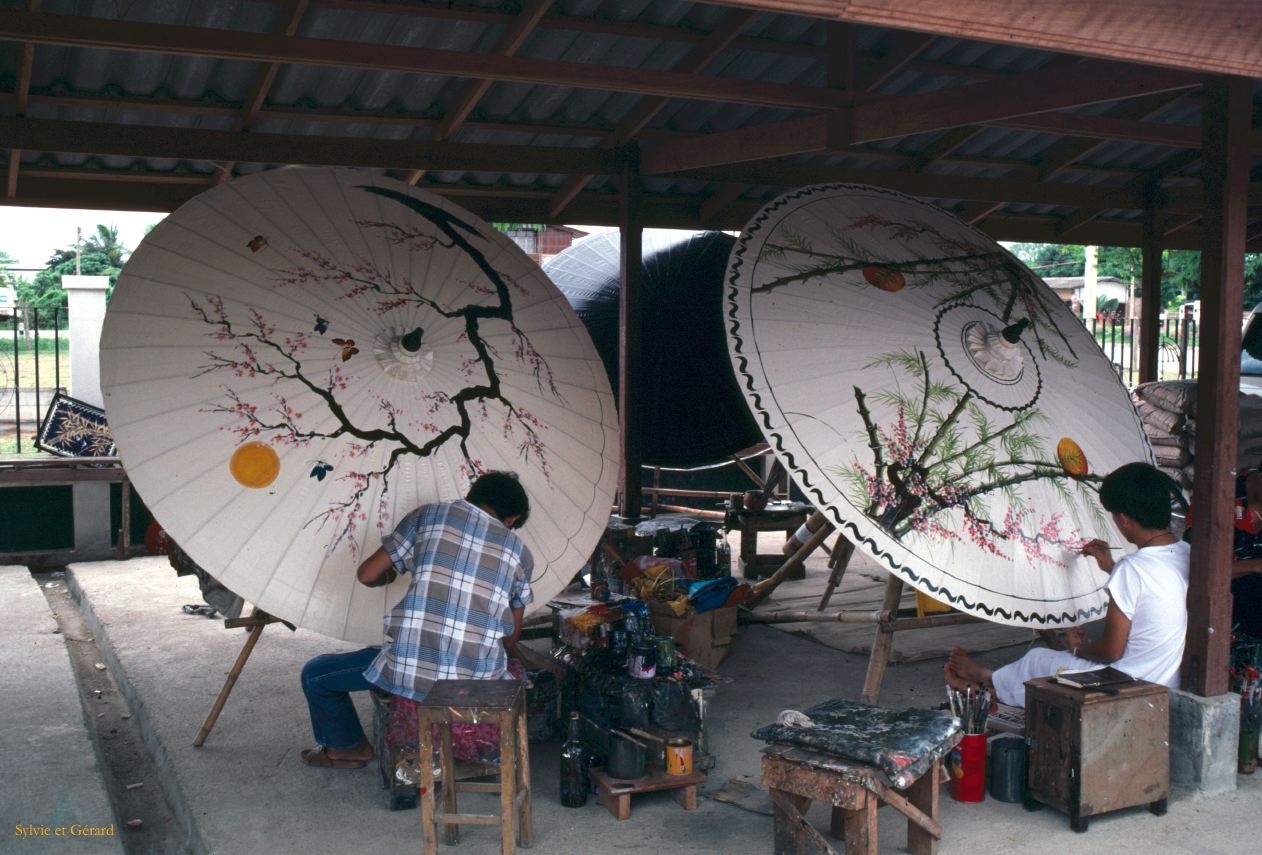 Chiang Mai village des ombrelles Thaïlande -102