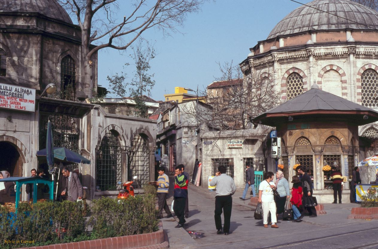 Turquie 2000-147 Istanbul  quartier Ste Sophie