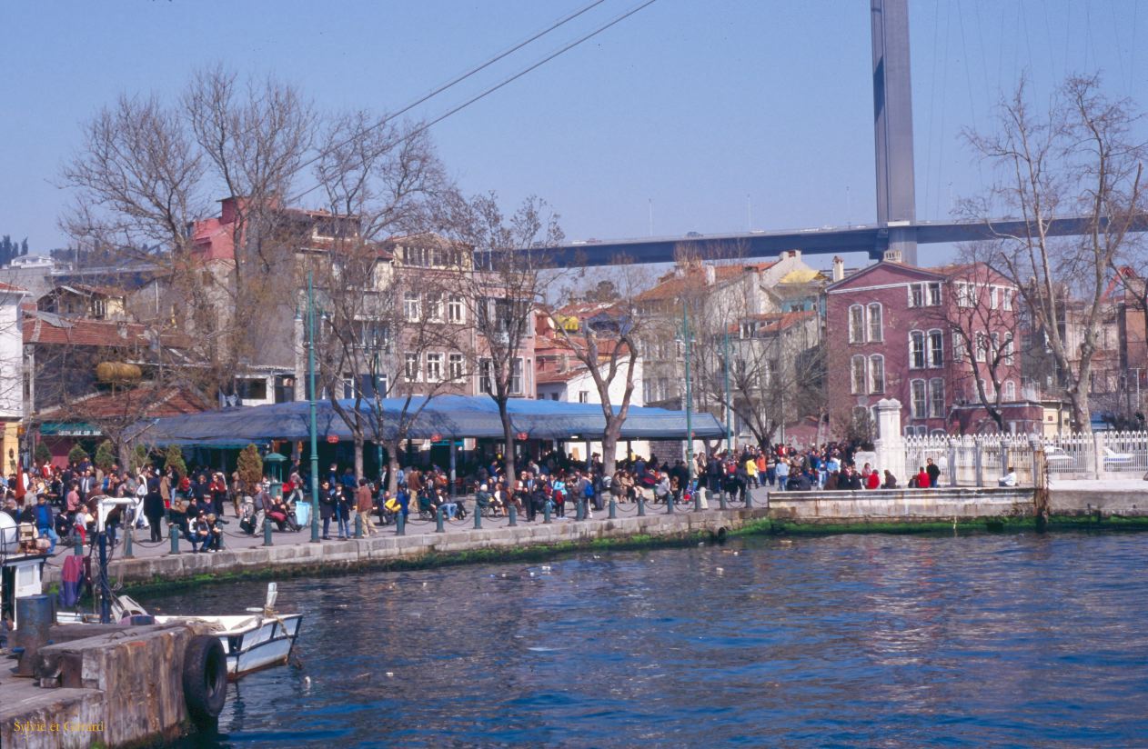 Turquie 2000-034  sur le Bosphore