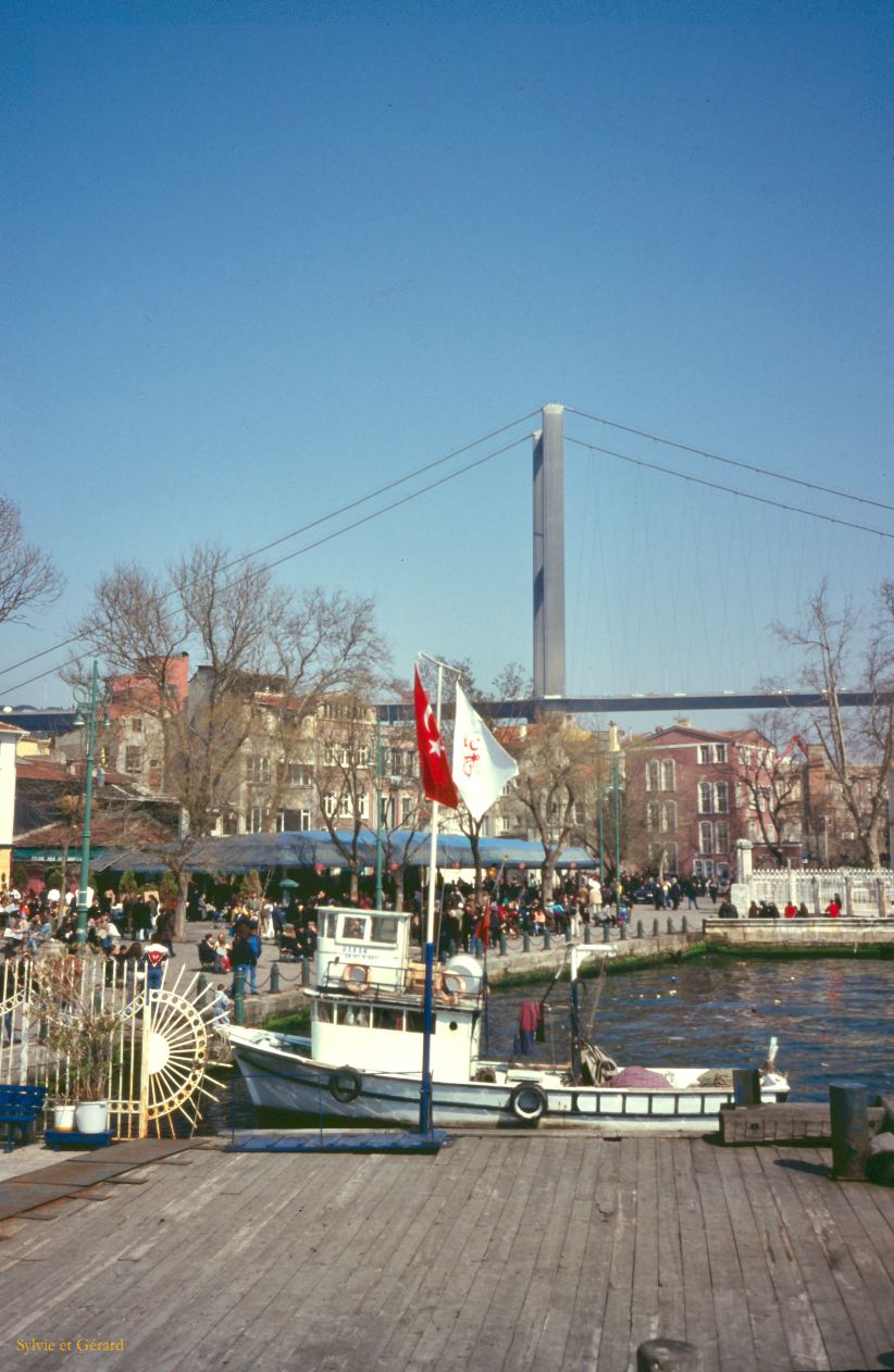 Turquie 2000-035  sur le Bosphore