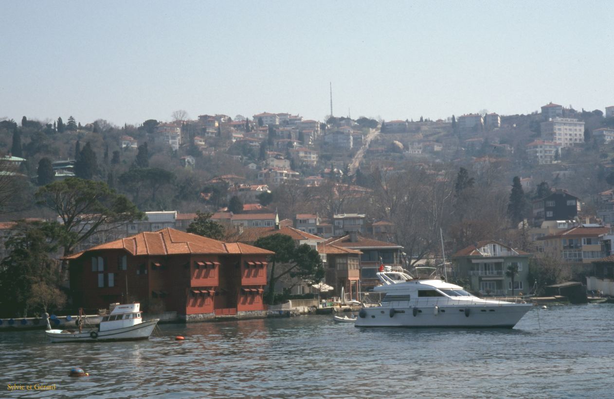 Turquie 2000-036  sur le Bosphore