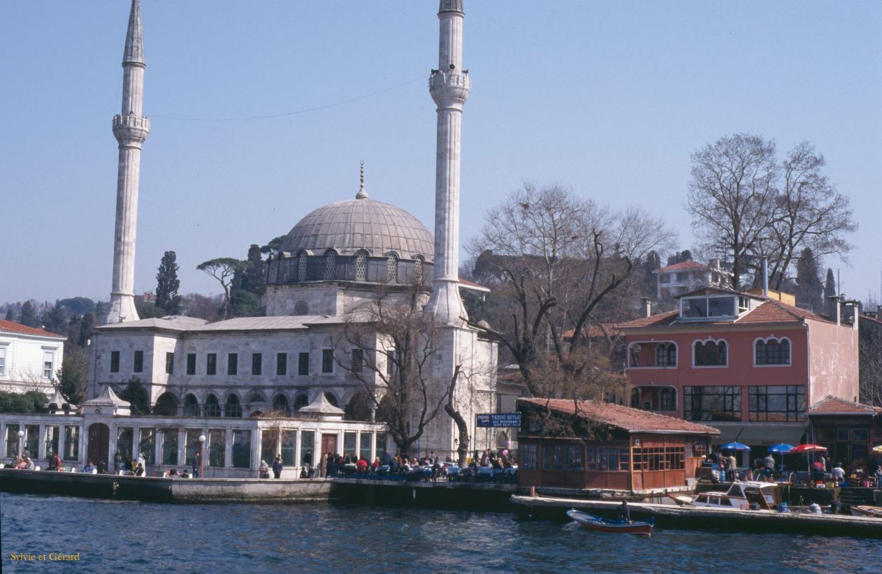 Turquie 2000-037  sur le Bosphore