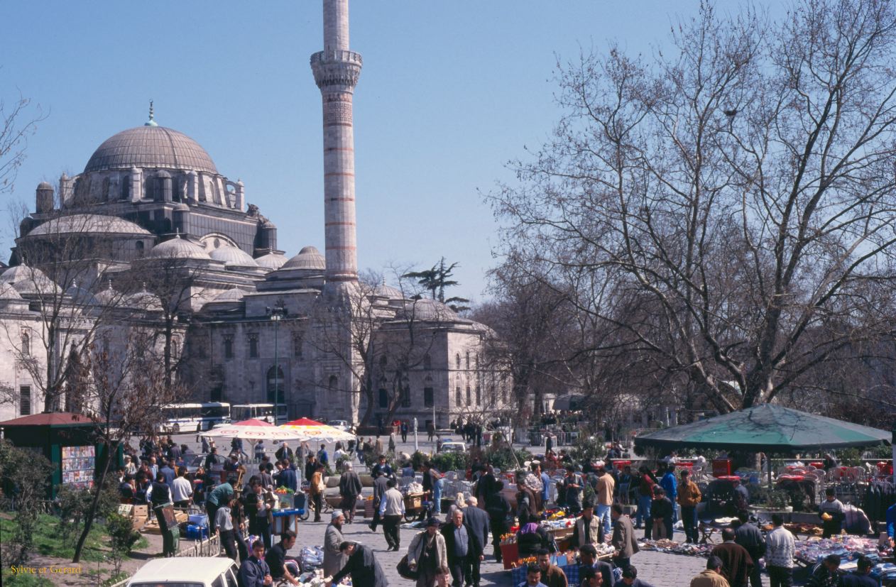 Turquie 2000-082  Istanbul  place du Bazar