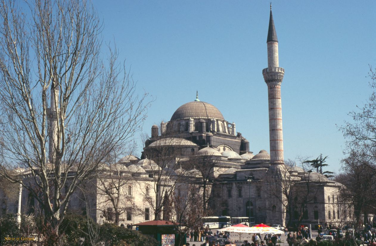 Turquie 2000-084  Istanbul  place du Bazar