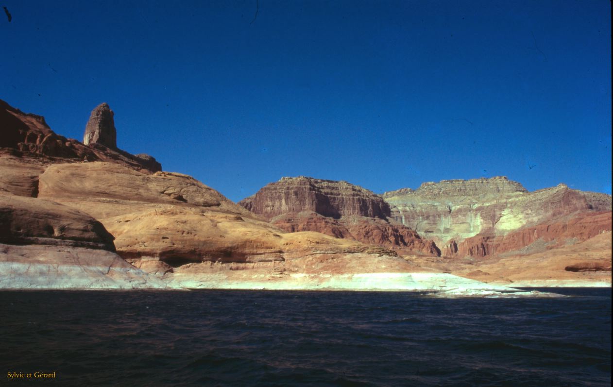 Lake Powell Glen Canyon Utah USA 1996-361