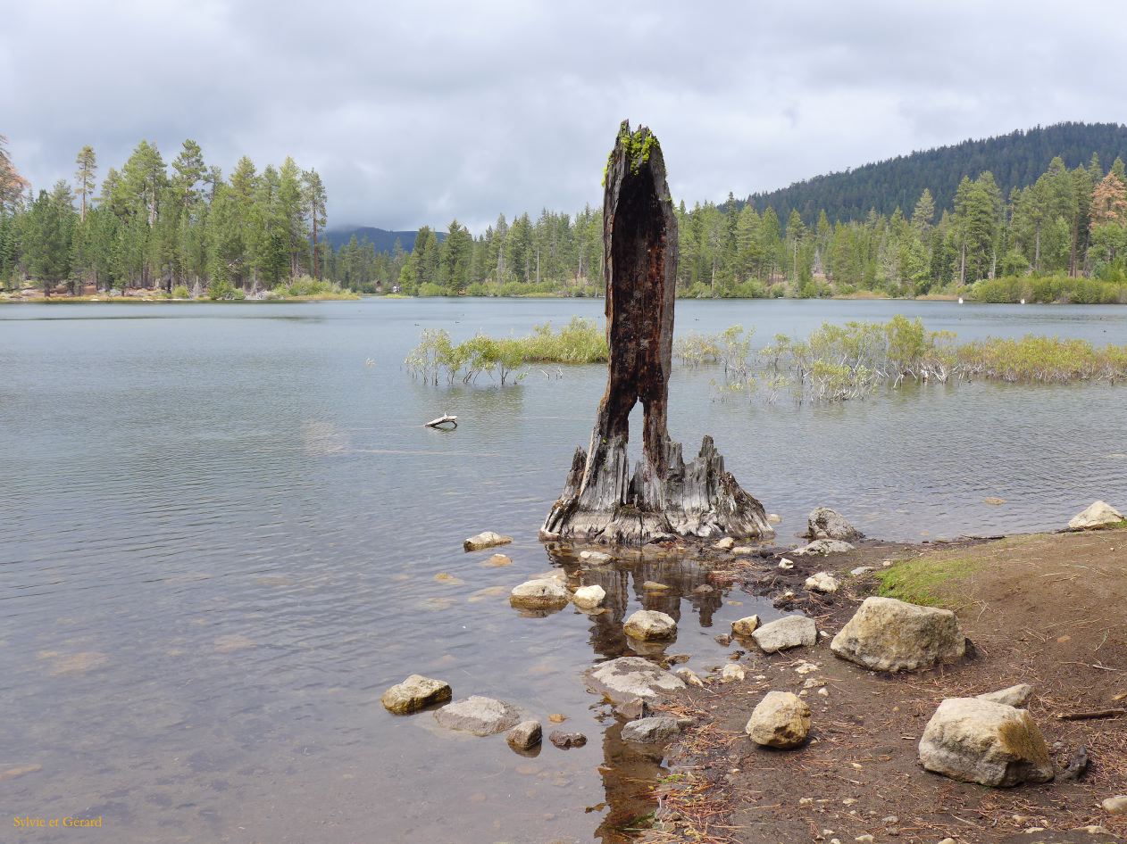 F 02 Lassen Volcanic NP Manzanita Lake