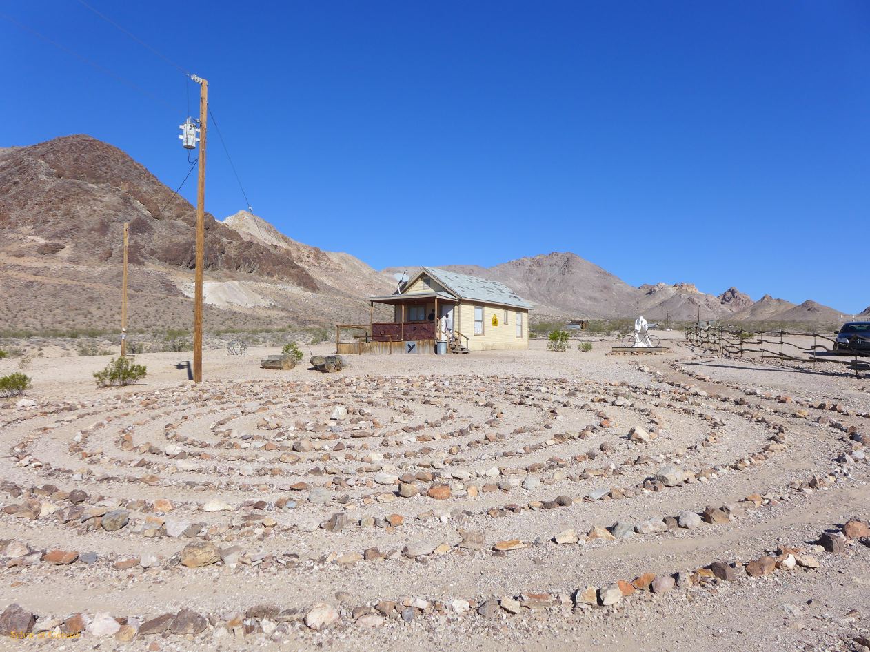 A 24 Vallée de la Mort Ryolite village fantome