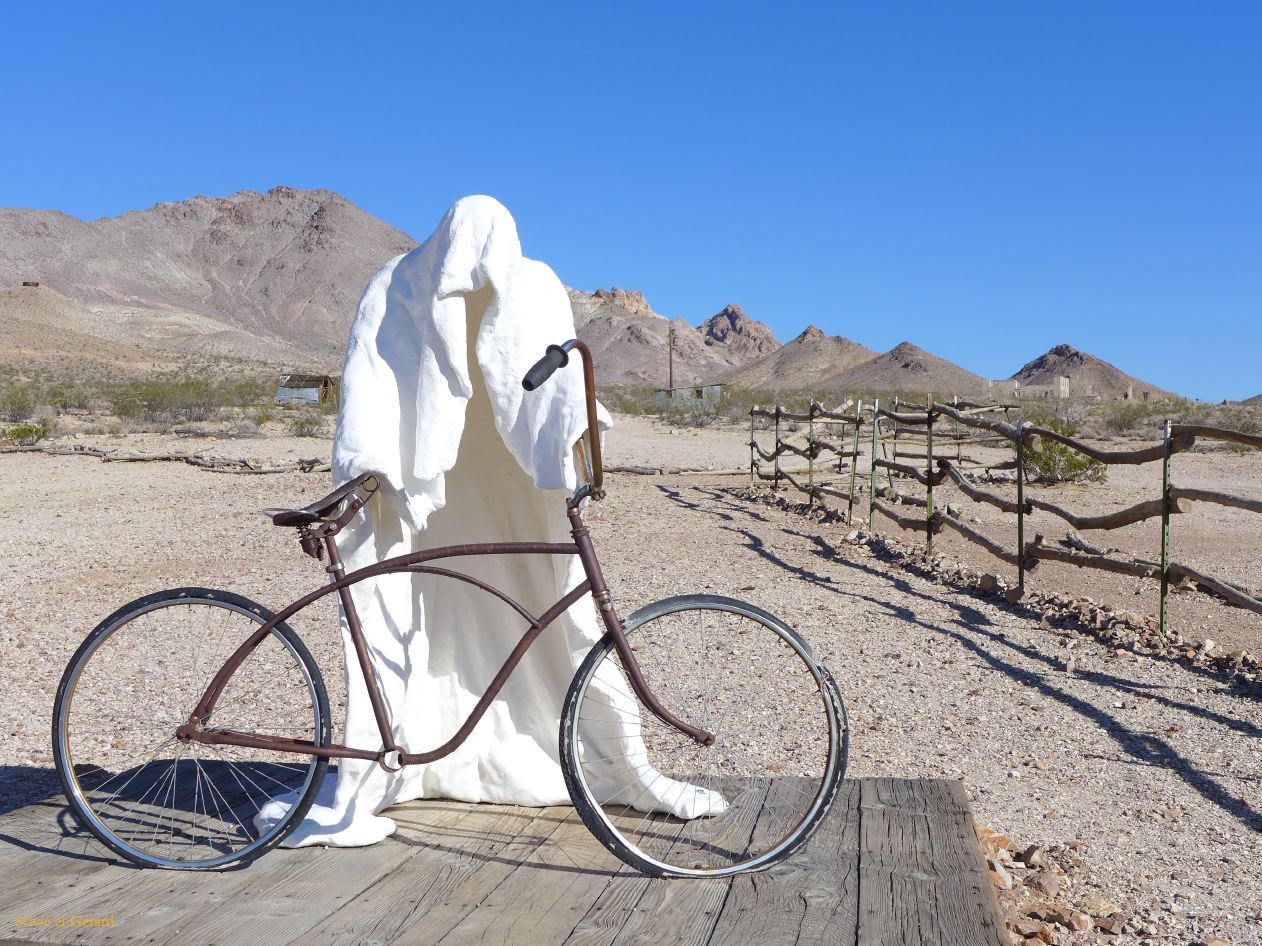A 26 Vallée de la Mort Ryolite village fantome