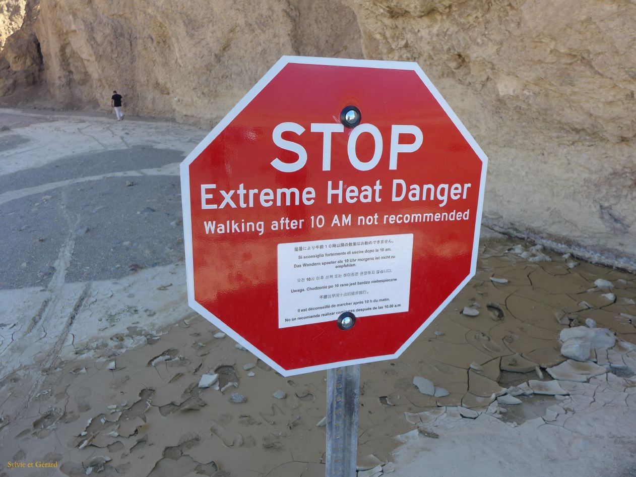 A 09 Vallée de la Mort Golden Canyon