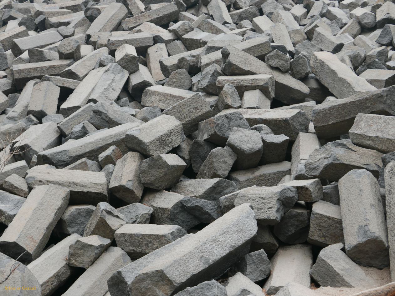 E 03 Mammoth Lake provenant de coulée de lave