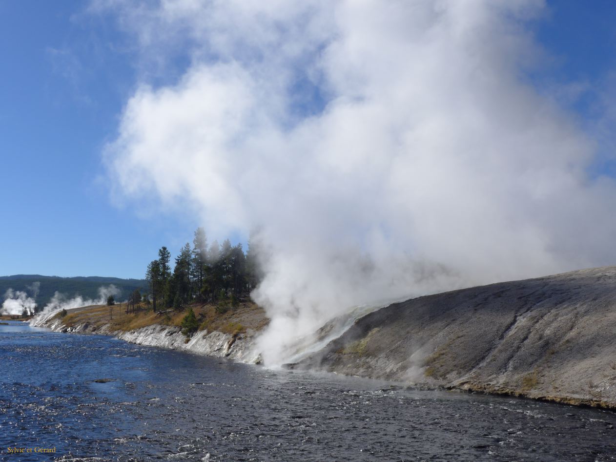  WYOMING A YELLOWSTONE 44 