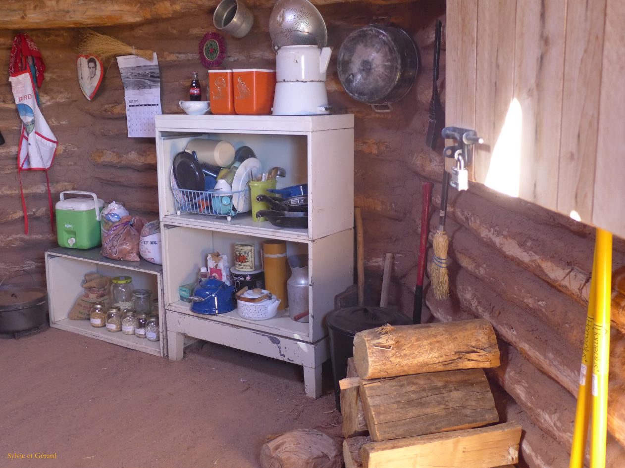 ARIZONA Canyon de Chelly 07 hogan 