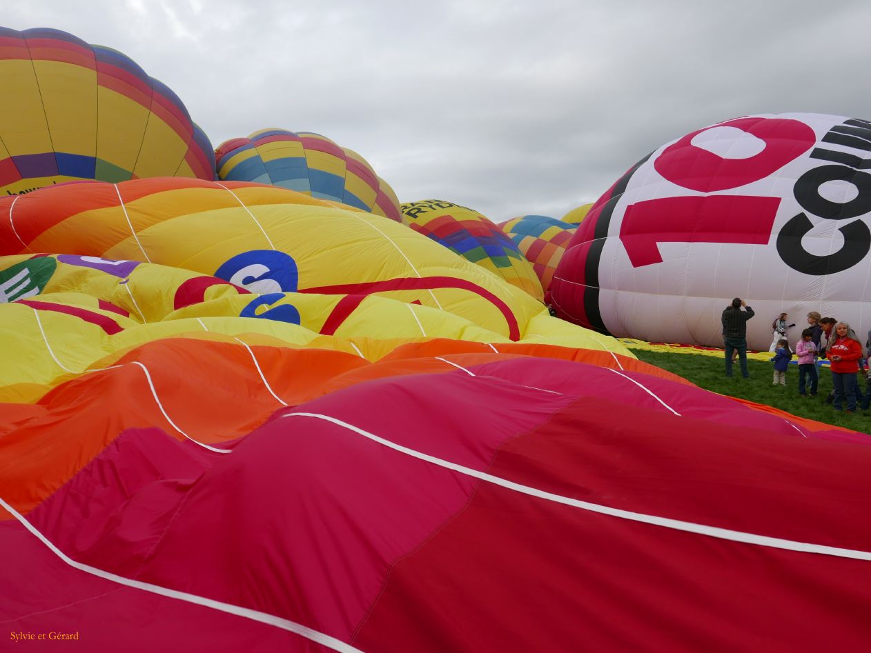 26  ballons les uns sur les autres 