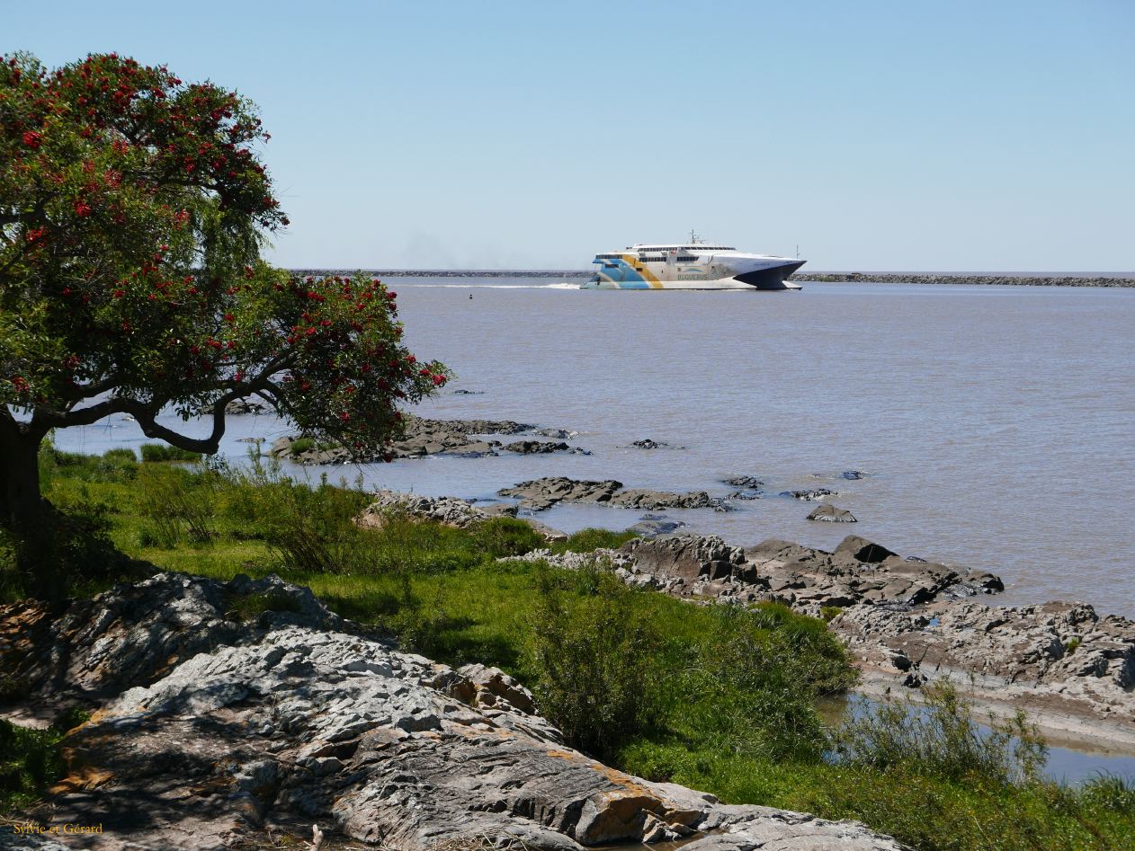 03 Buquebus pour faire la traversée du Rio de la Plata