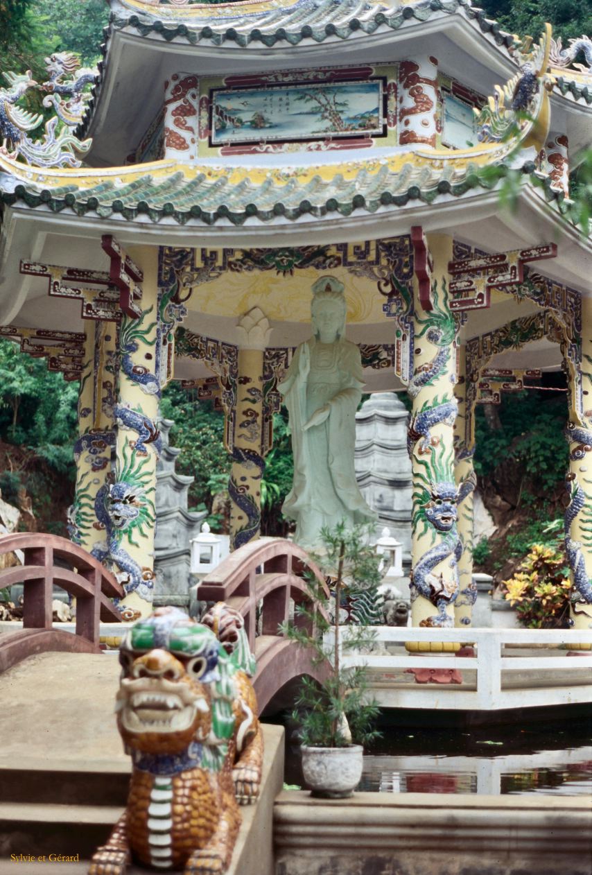 Vietnam 1994-162 Da Nang montagnes de marbre 