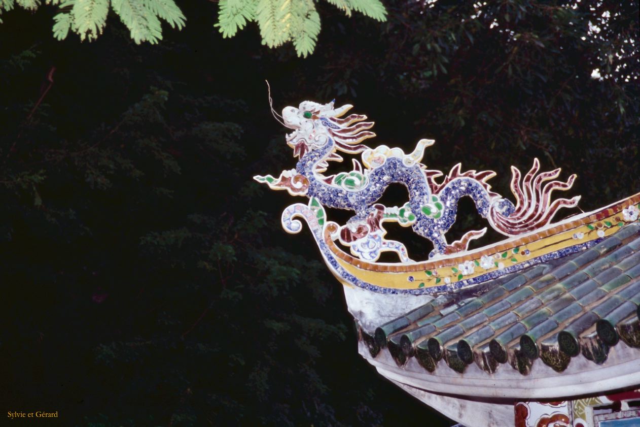 Vietnam 1994-165 Da Nang montagnes de marbre 