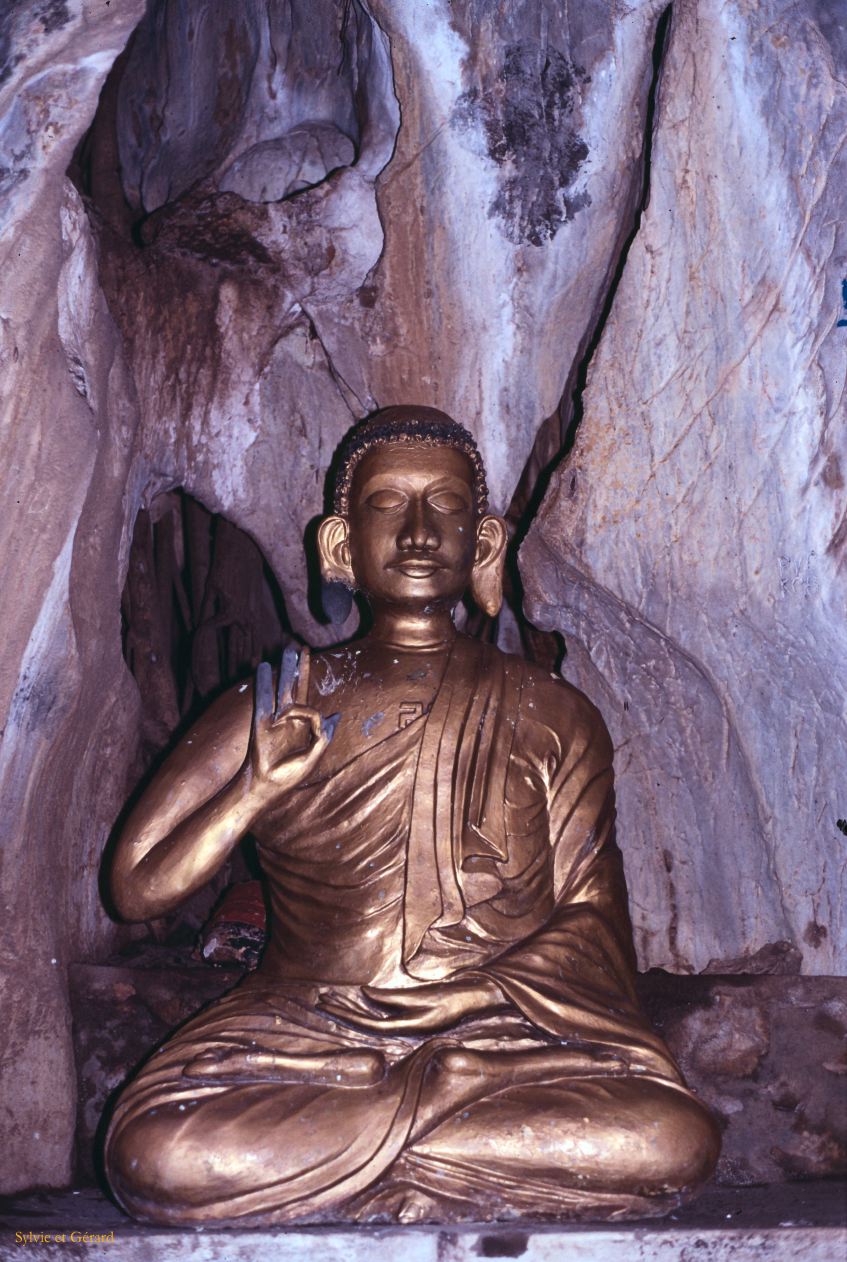 Vietnam 1994-167 Da Nang montagnes de marbre 