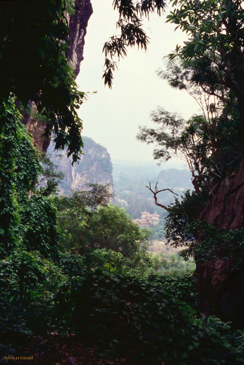 Vietnam 1994-170 Da Nang montagnes de marbre 