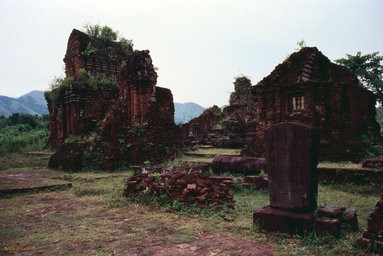 Vietnam 1994-173 Da Nang montagnes de marbre 