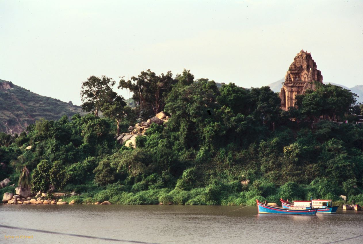 Vietnam 1994-184 Nha Trang sites Chams 