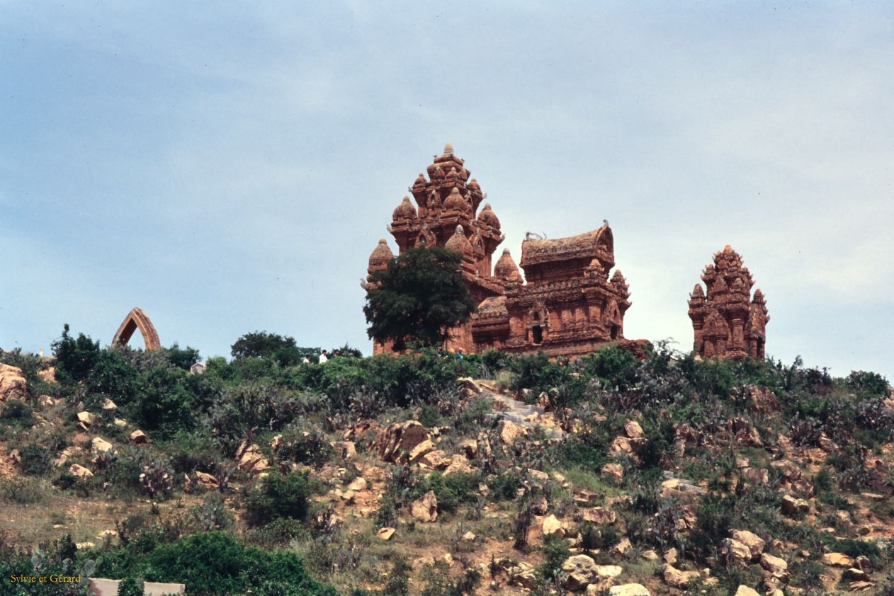 Vietnam 1994-191 Nha Trang sites Chams 