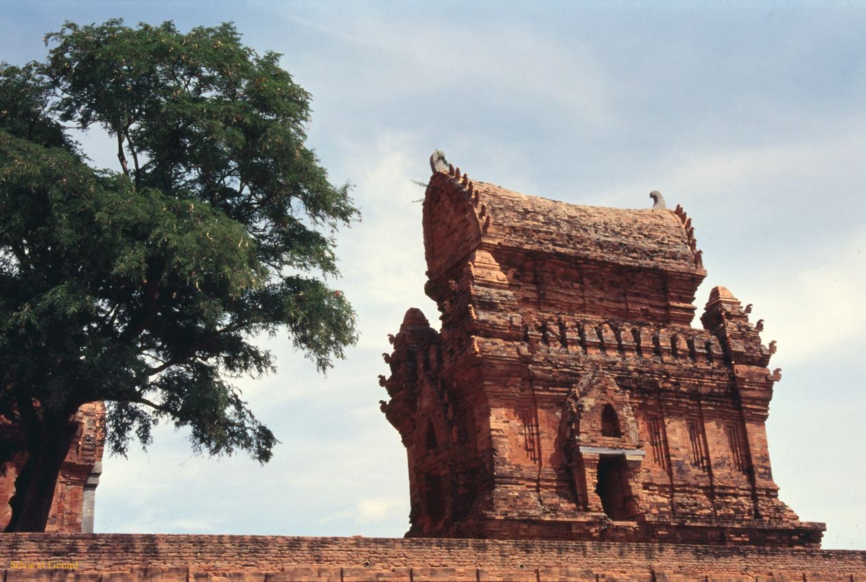 Vietnam 1994-192 Nha Trang sites Chams 