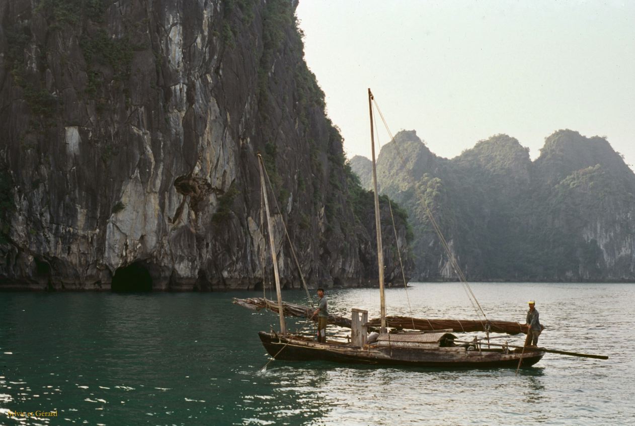 Vietnam 1994-032 baie d'Halong 