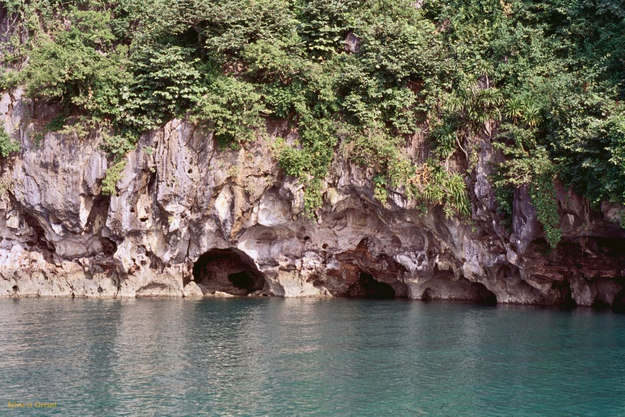Vietnam 1994-033 baie d'Halong 