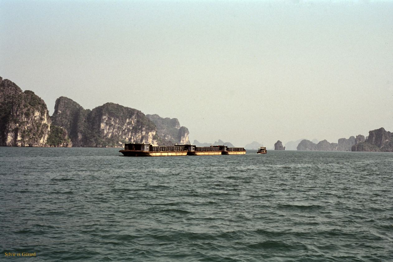 Vietnam 1994-034 baie d'Halong 
